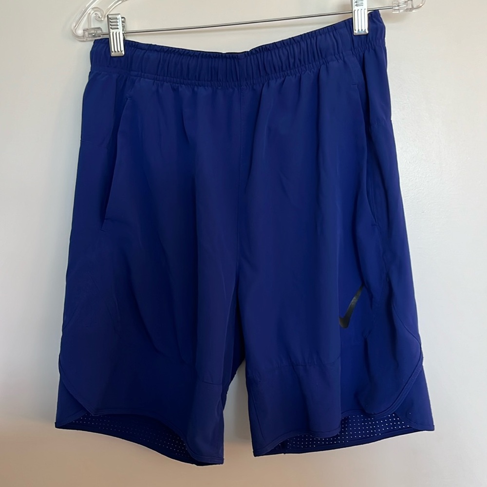 Nike Men’s Athletic Shorts Blue Size M